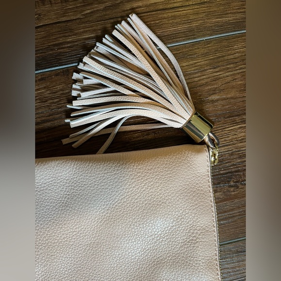 NWOT G.I.L.I. Leather Tassel Pouch. Blush pink. - Picture 3 of 11